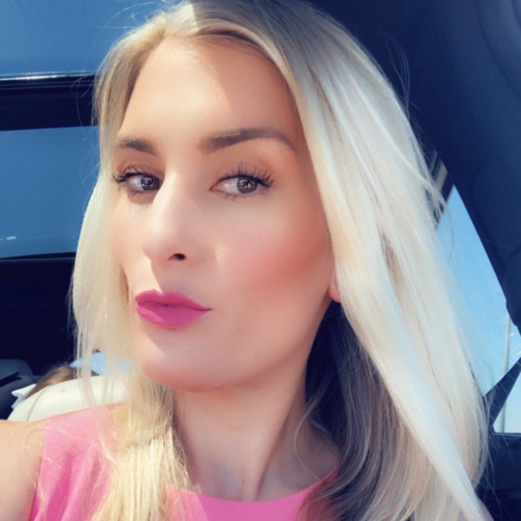 Meet your Posher, Lindsay - Picture 3 of 4